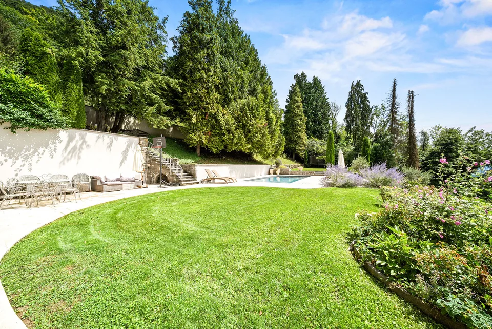 Wunderschönes Anwesen mit Pool, Panoramablick über Montreux