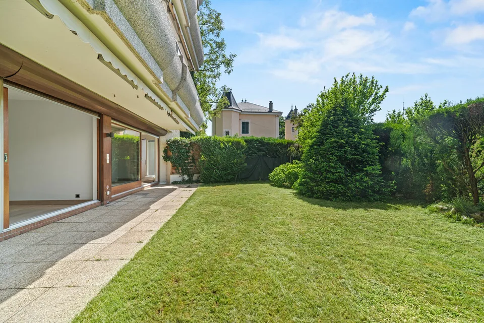 Beau duplex, 6,5 pièces, avec piscine, jardin au coeur de Champel
