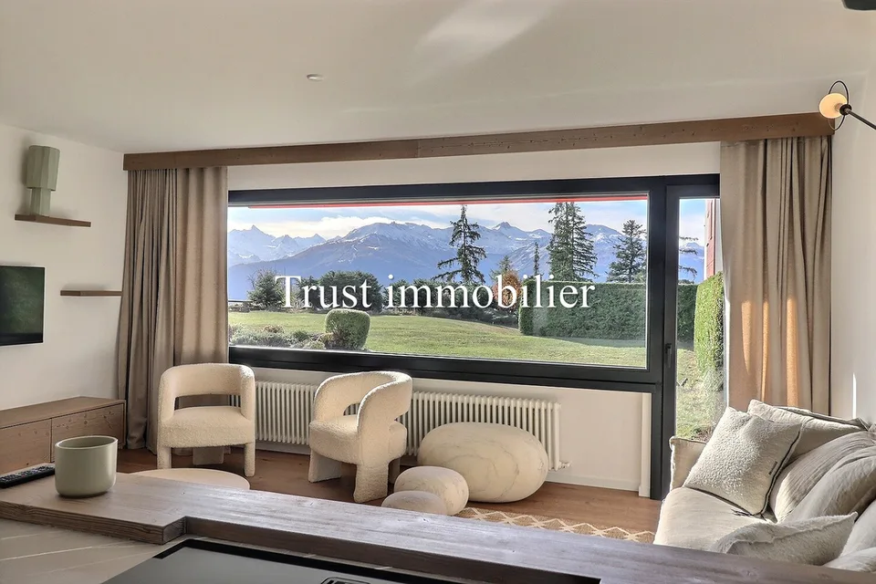 4046. Chaleureux appartement ski-in ski-out entièrement rénové