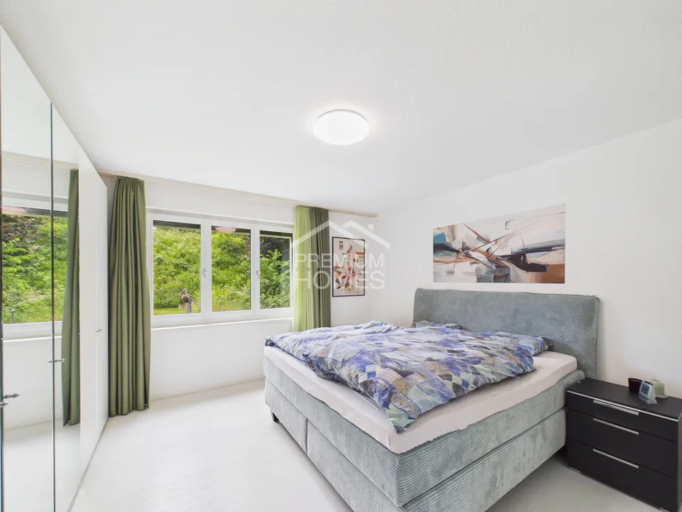 Beautiful home with a view of greenery – photo 10 of 13