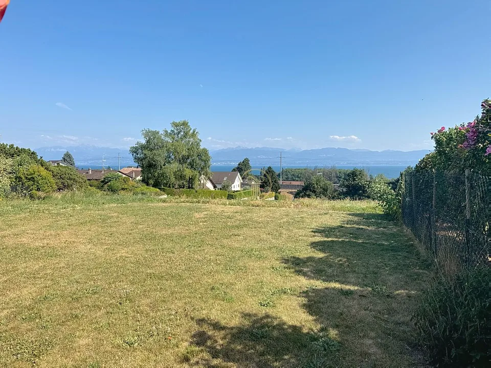 MONT-SUR-ROLLE, Maison contiguë avec vue sur le Lac!