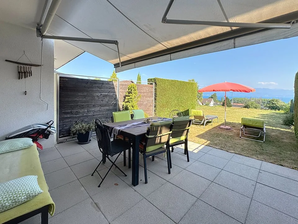 MONT-SUR-ROLLE, Maison contiguë avec vue sur le Lac!