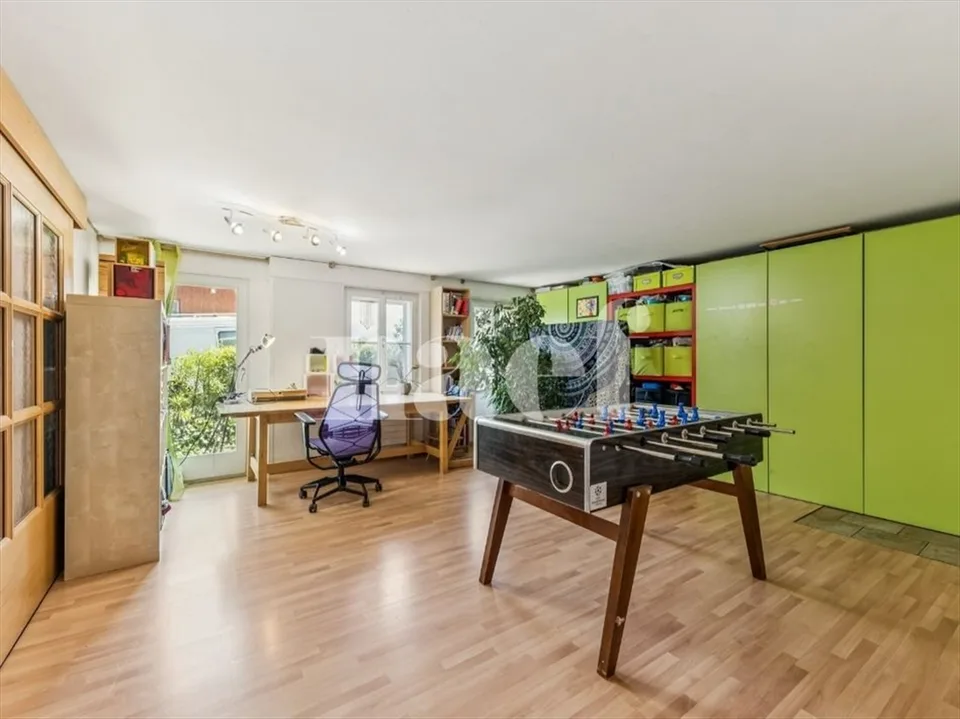 6,5-Zimmer Doppelhaushälfte mit Garten in Sorens zu verkaufen – Foto 6 von 25