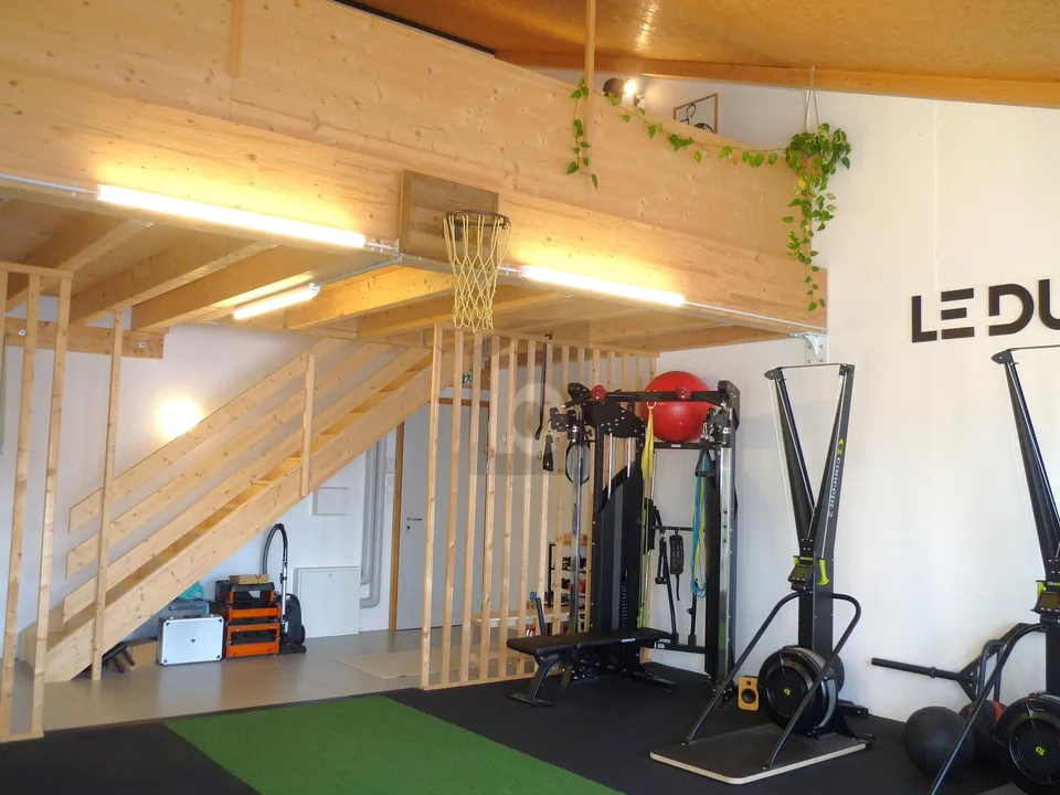 MODERN BRIGHT SPACE + MEZZANINE!