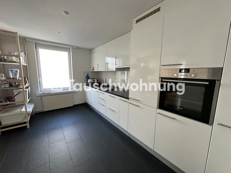 Zürich, Kreis 4: Gemütliche 4.5-Zimmer-Wohnung mit Balkon