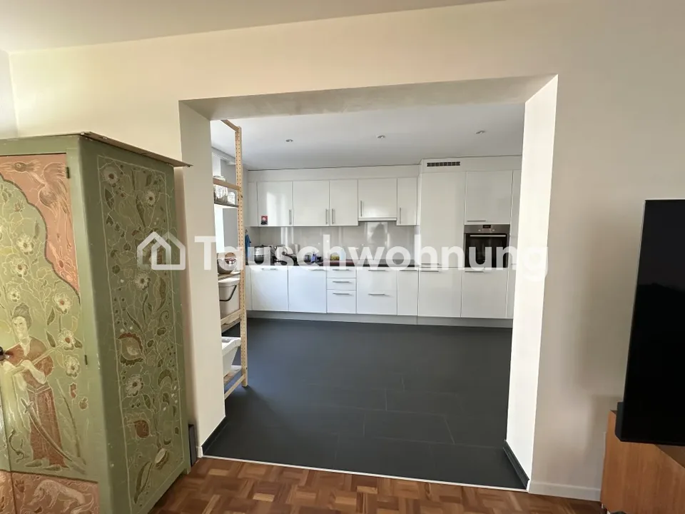 Zürich, Kreis 4: Gemütliche 4.5-Zimmer-Wohnung mit Balkon