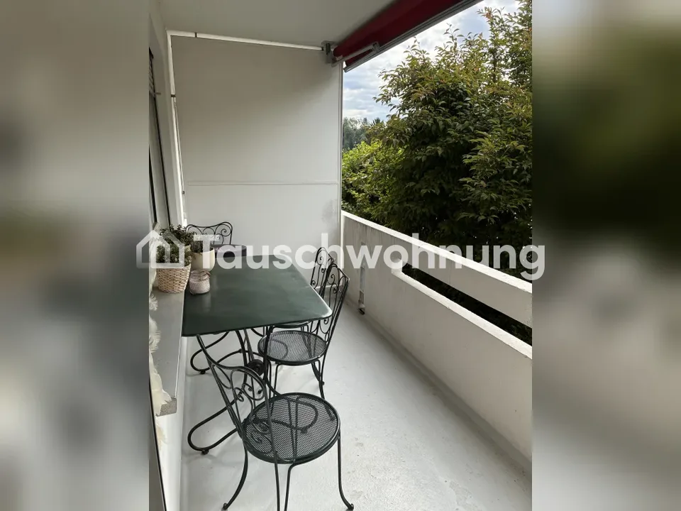 12 min. from HB Zurich, in the middle of greenery!
