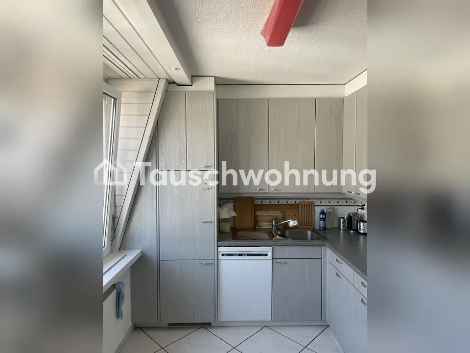 3-room old building apartment in Wiedikon with plenty of light