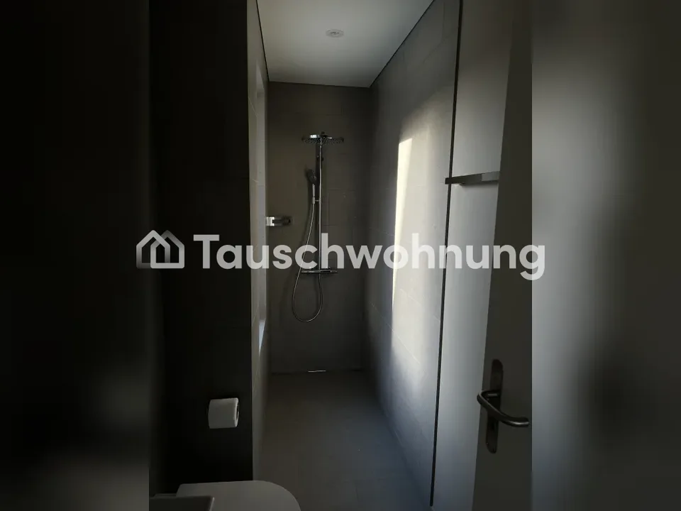 Schöne, helle Attika-Wohnung