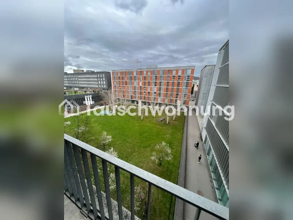 3.5 Zimmer Wohnung mit grossem Balkon und Wiese