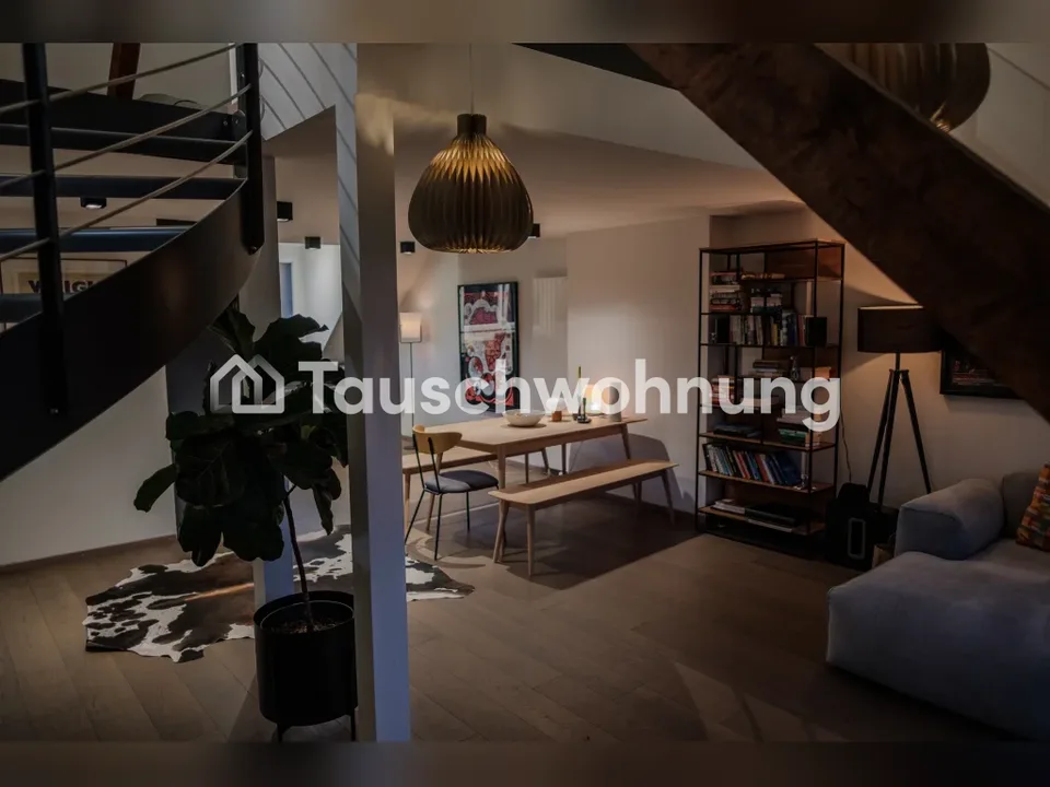 Helle Dachwohnung mit Galerie in der Nähe der Josefwiese