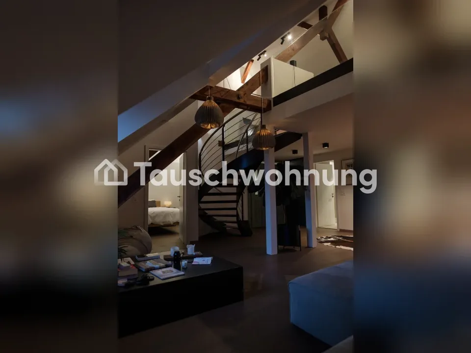 Helle Dachwohnung mit Galerie in der Nähe der Josefwiese