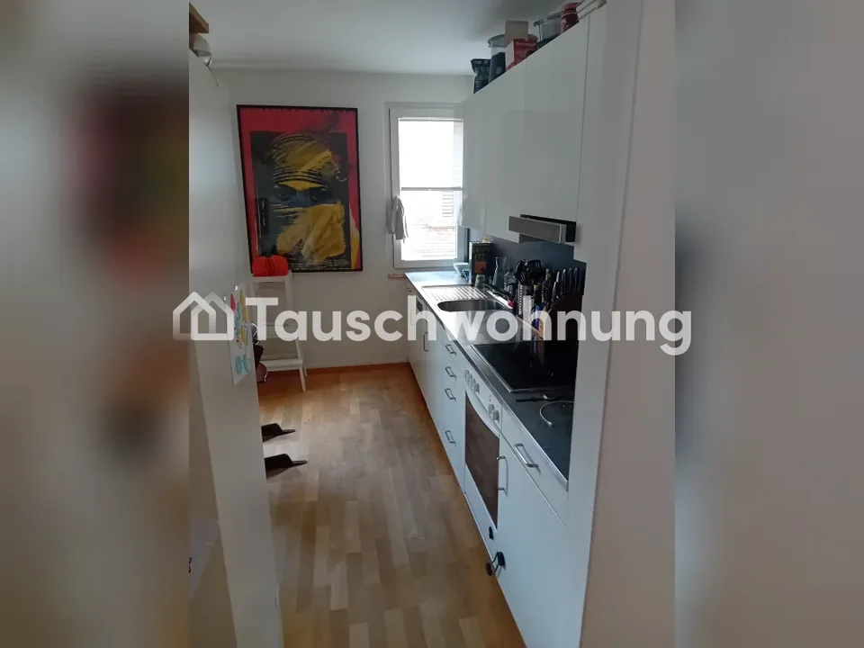 Helle Eckwohnung mit Balkon