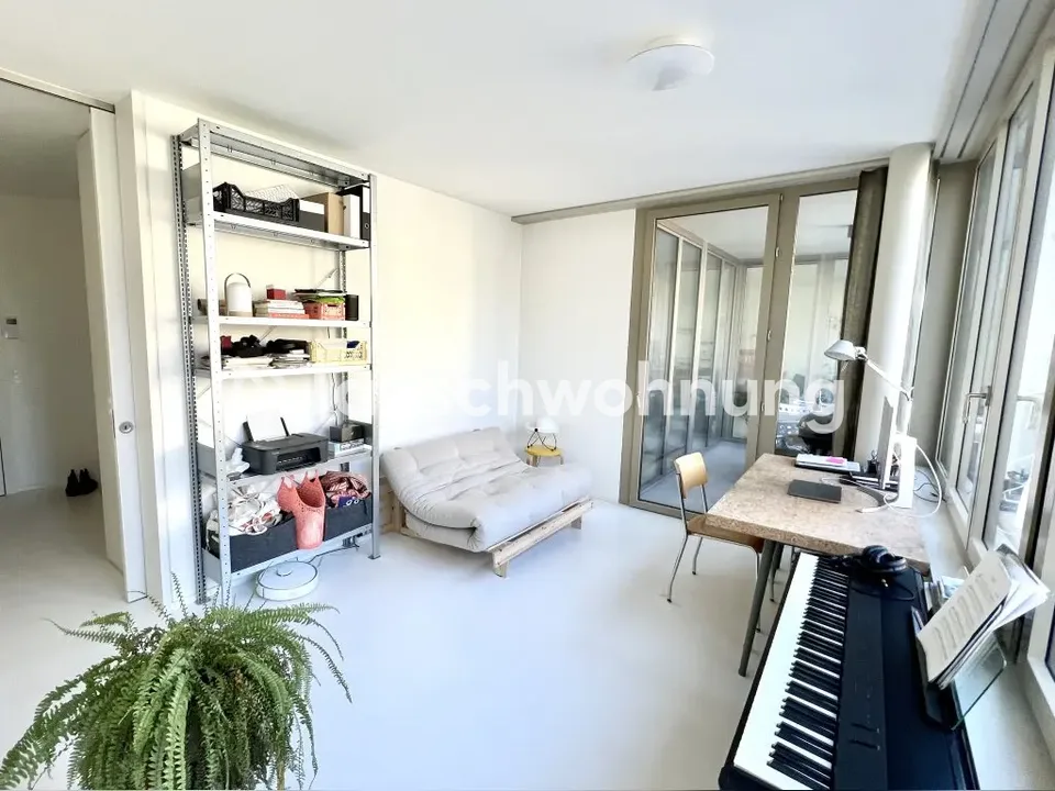 Urbane Neubau-Architekturperle mit Blick auf Grünpark