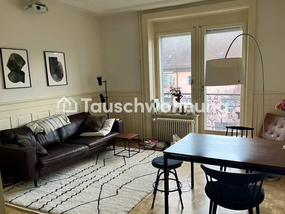 Schöne Altbauwohnung (2 2/5Z-), zwei Balkone, im K5
