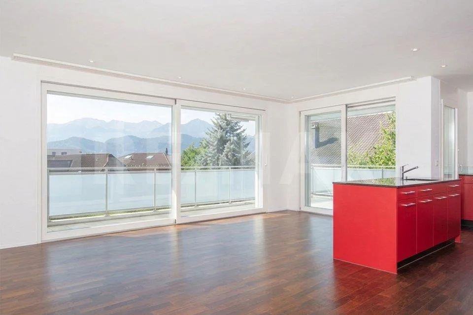 Elegante, helle 3.5-Zi.-Wohnung mit grosser Terrasse und Bergpanoramasicht, 6353 Weggis LU