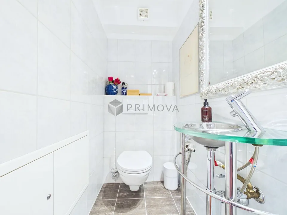Lichtdurchflutete Maisonette mit Stil, Charme und traumhafter Aussicht