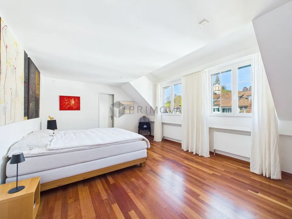 Lichtdurchflutete Maisonette mit Stil, Charme und traumhafter Aussicht