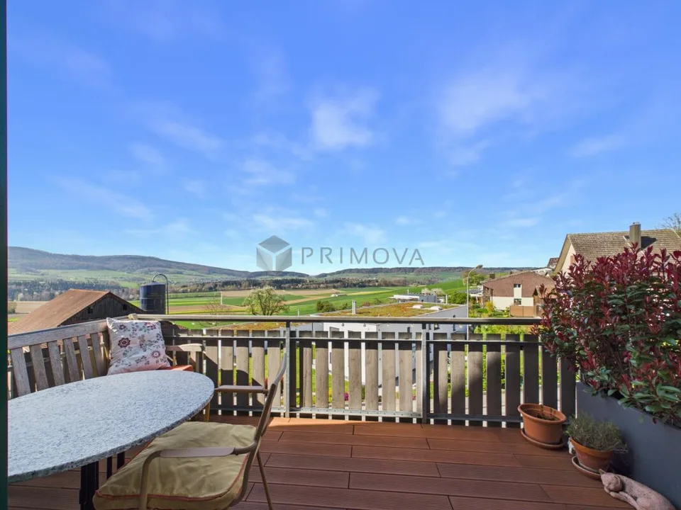 Lichtdurchflutete Maisonette mit Stil, Charme und traumhafter Aussicht