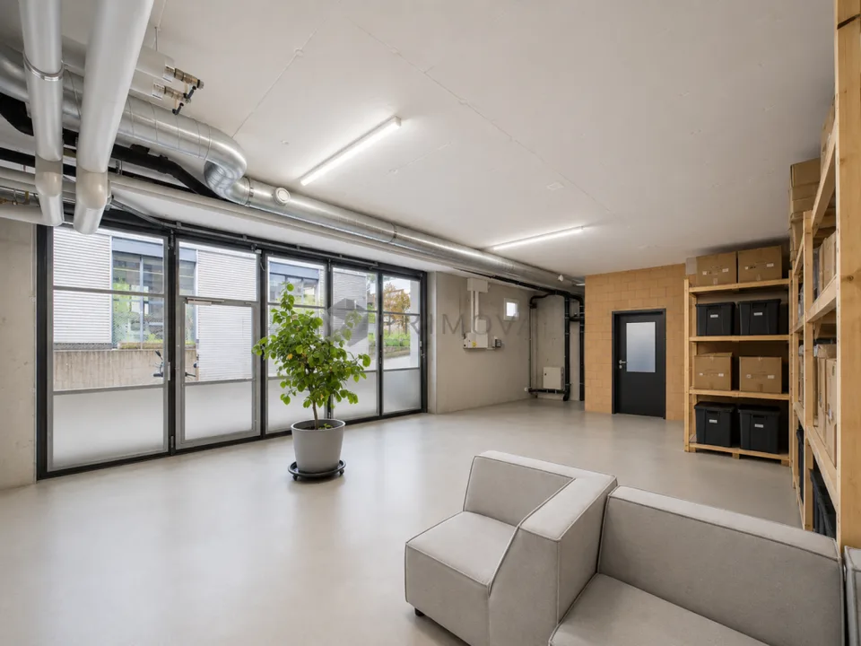 Showroom, entrepôt et terrasse sur le toit - rendement brut réalisable jusqu'à 6 %