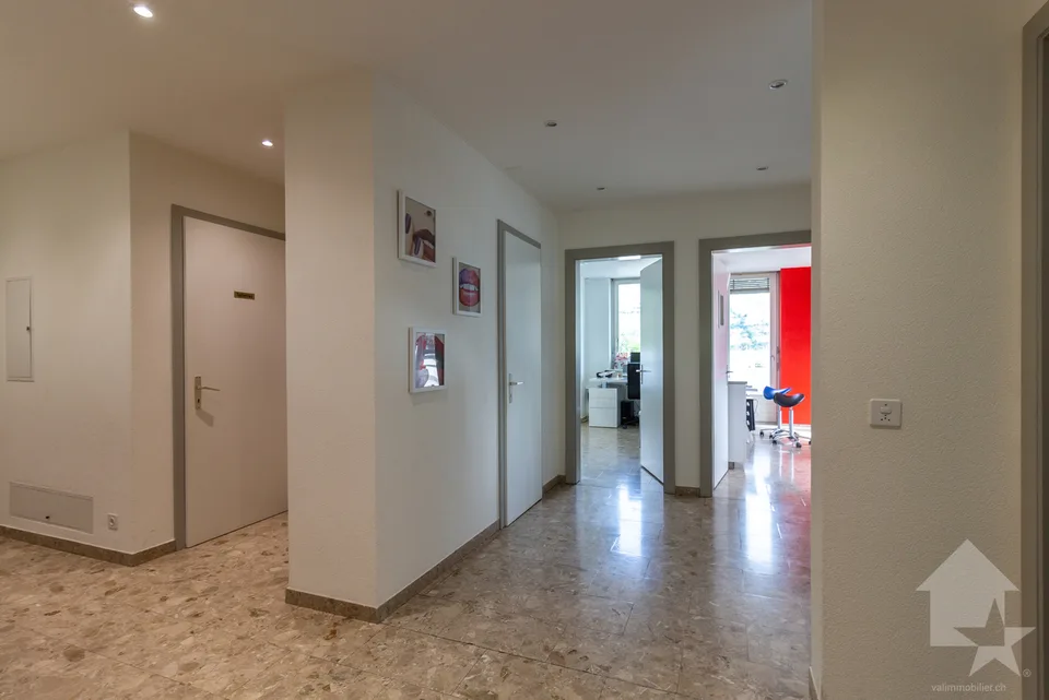 Cabinet 4.5 pièces lumineux de 115 m2