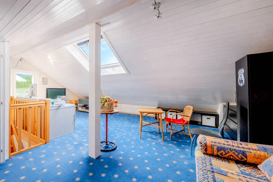 Charmantes Doppelhaus mit 5,5 Zimmern und Garten – Foto 9 von 12