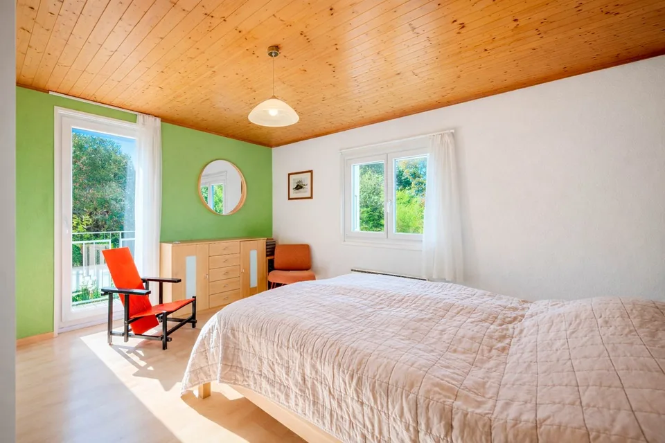 Charmantes Doppelhaus mit 5,5 Zimmern und Garten – Foto 8 von 12