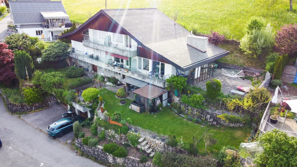 Wohnen mit Weitblick  Zweifamilienhaus mit atemberaubender Alpenaussi