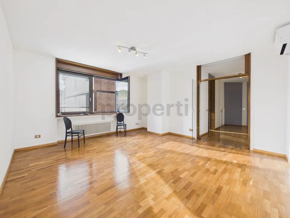 4.5 Zimmer Wohnung in Lugano – foto 11 di 38