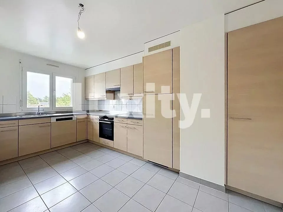Duplex familial avec terrasse – Confort, volumes et tranquillité à Plan-les-Ouates
