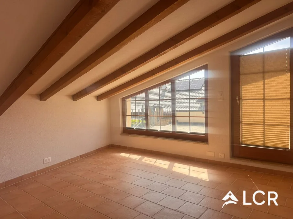 Zu vermieten - 3.5-Zimmer-Wohnung mit Terrasse in einem Character-Bau in Corcelles (NE)