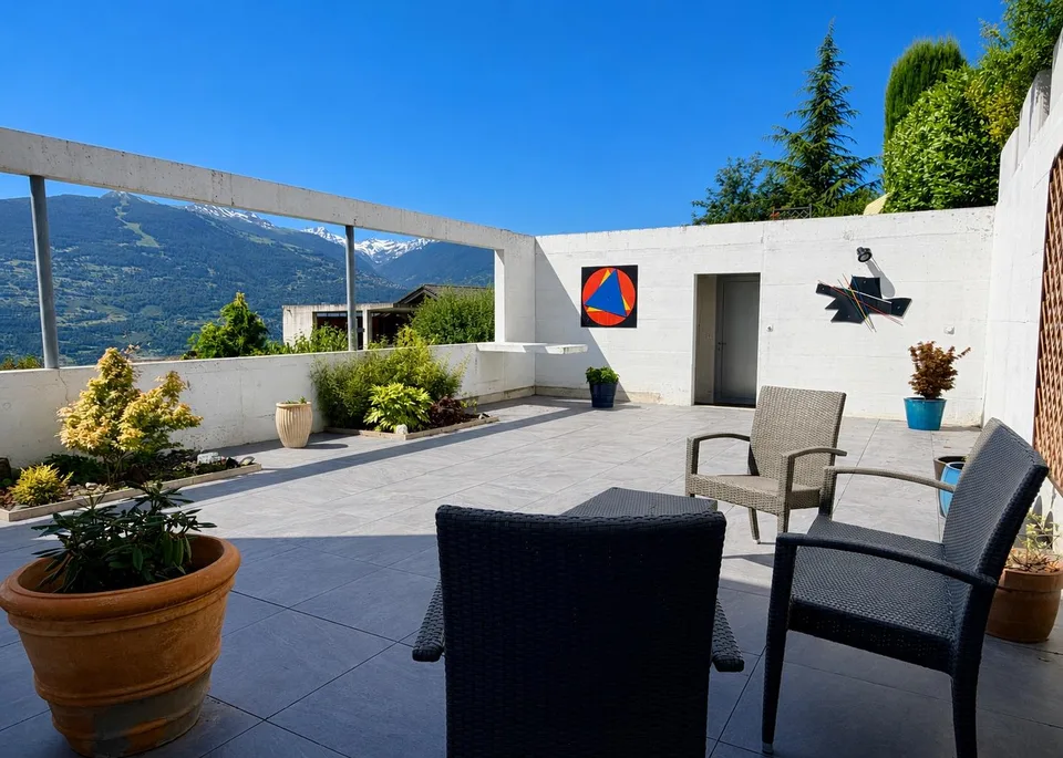 Very beautiful architect villa of 4.5 rooms for rent in Savièse
