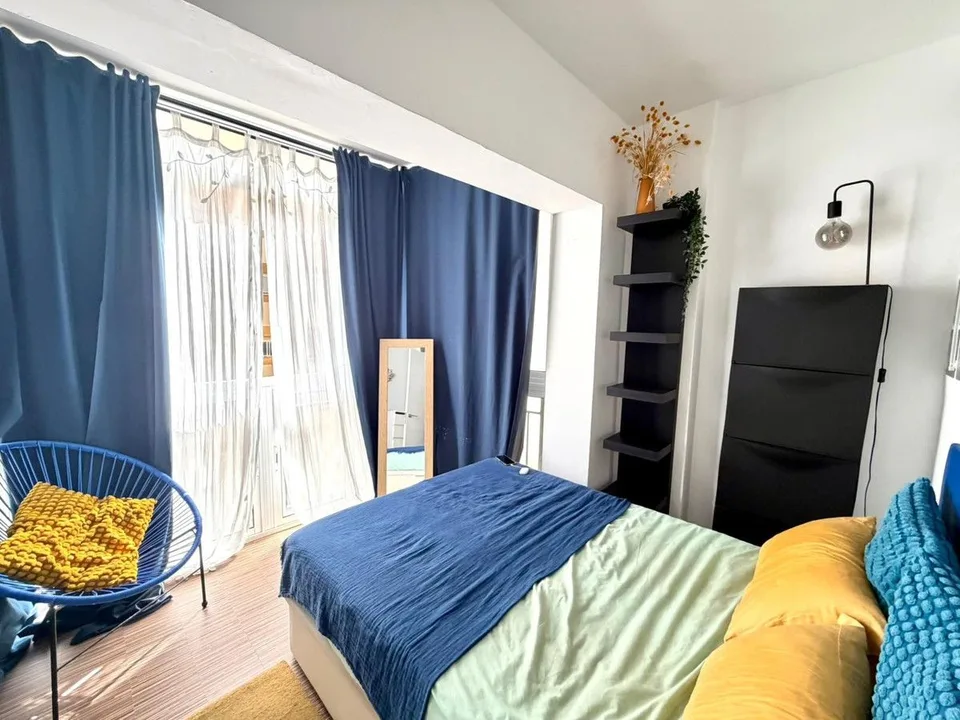 Studio 24 m2 confortable avec chambre séparée au au centre ville