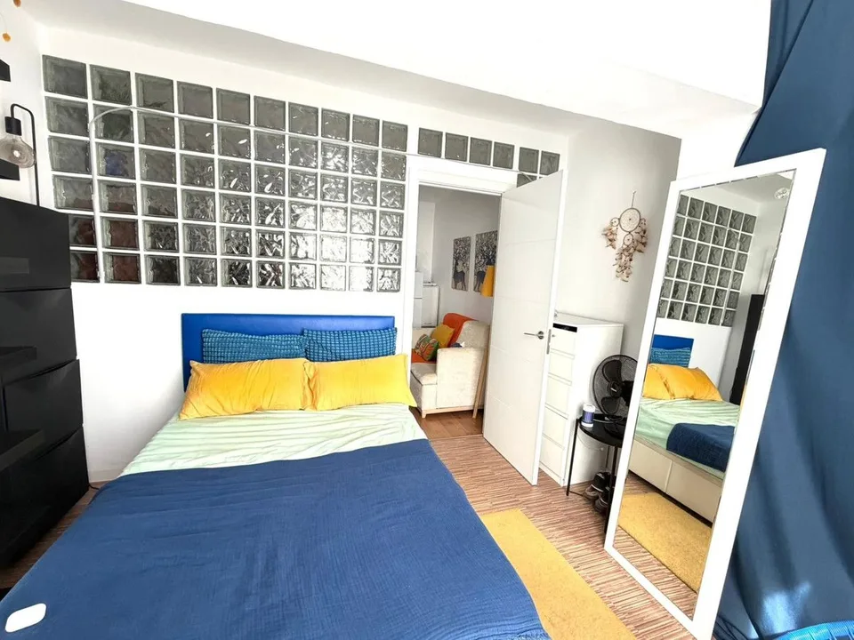 Studio 24 m2 confortable avec chambre séparée au au centre ville