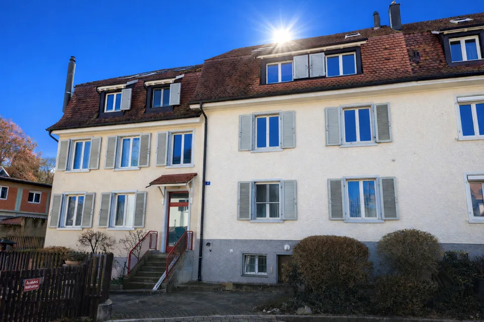 Charmante 3-Zimmer-Wohnung im 1. OG in Riehen – sofort verfügbar!