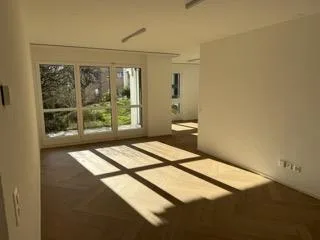 Stilvoll und hochwertig renovierte Gartenwohnung an ruhiger Lage