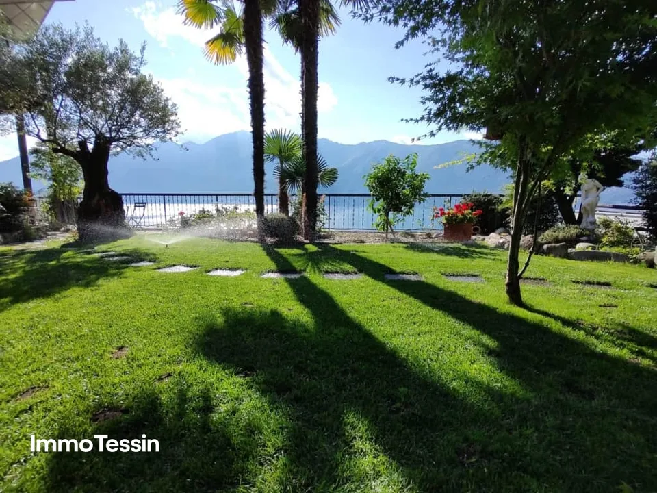 EXKLUSIVE GELEGENHEIT: Luxus Villa mit Pool, Garten und grenzenloser Seesicht auf den Lago Maggiore
