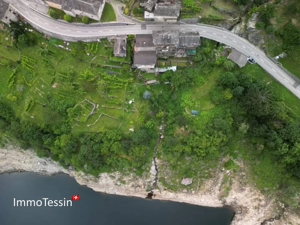 Unique property on the Verzasca dam with huge potential & 1800 m2 of land