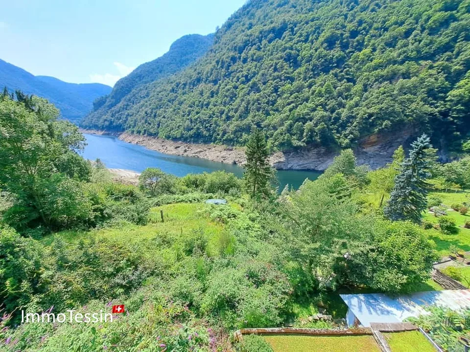 Unique property on the Verzasca dam with huge potential & 1800 m2 of land