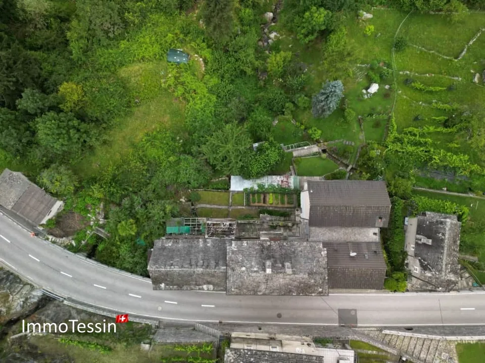 Unique property on the Verzasca dam with huge potential & 1800 m2 of land