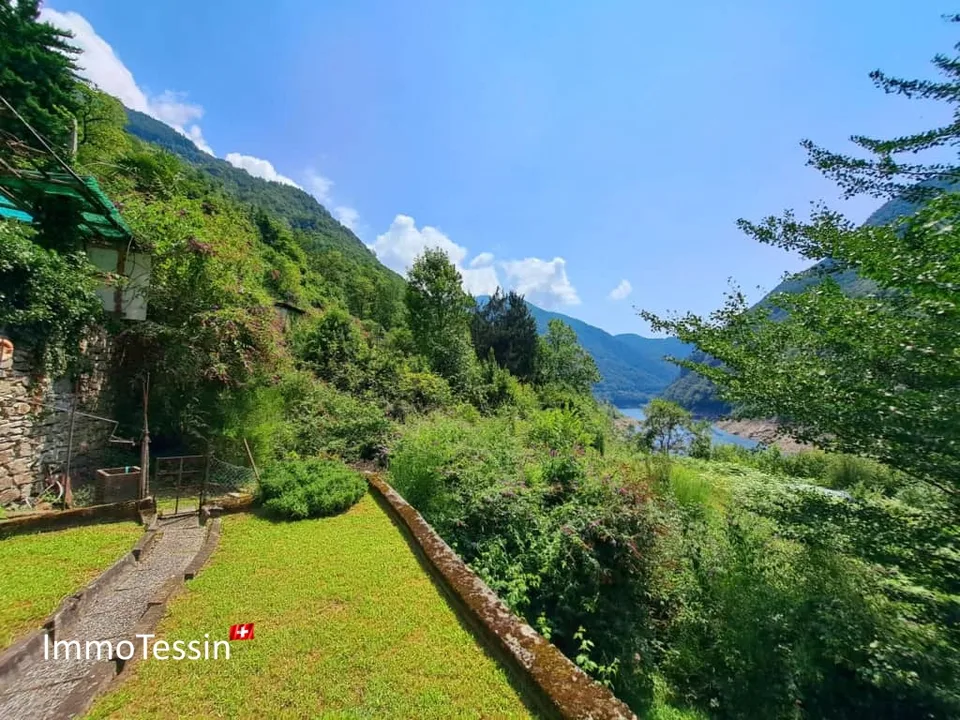 Unique property on the Verzasca dam with huge potential & 1800 m2 of land