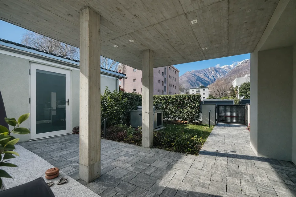 BELLINZONA - PRÄCHTIGES UND MODERNES ZWEIFAMILIENHAUS