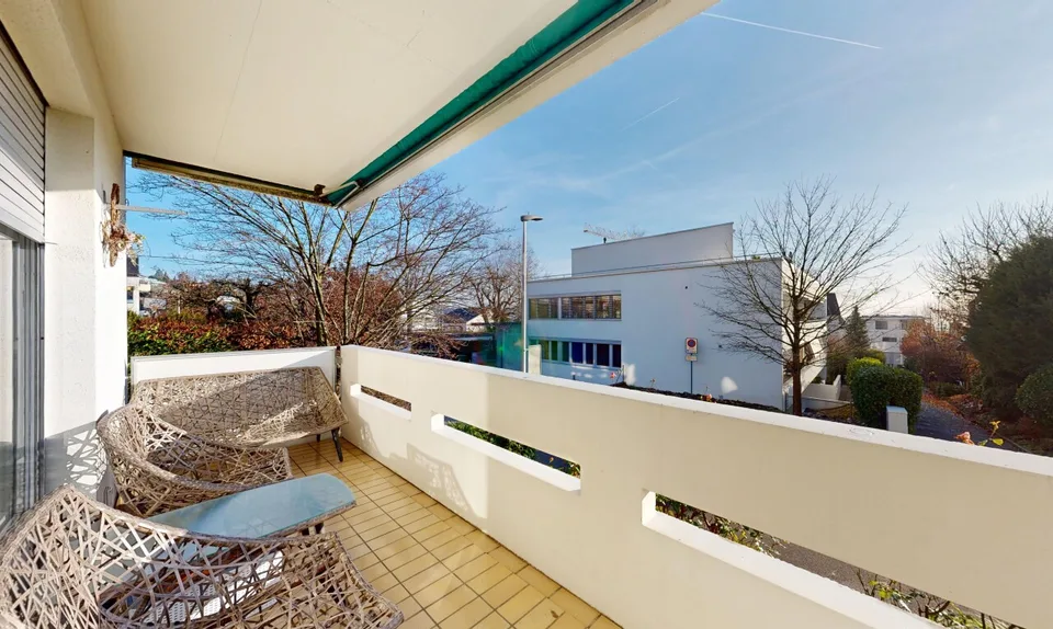 Renovated 3.5-room apartment with balcony and garden in Oberwil