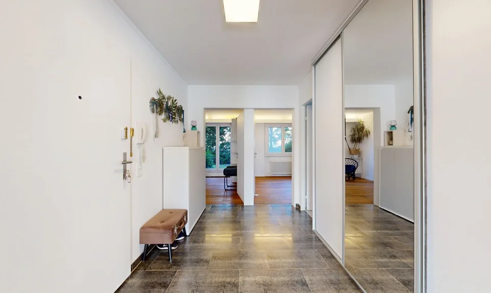 Renovated 3.5-room apartment with balcony and garden in Oberwil