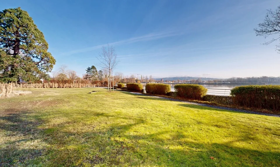 Reihenhaus am Bielersee - renoviert mit Seesicht und Gartenwiese