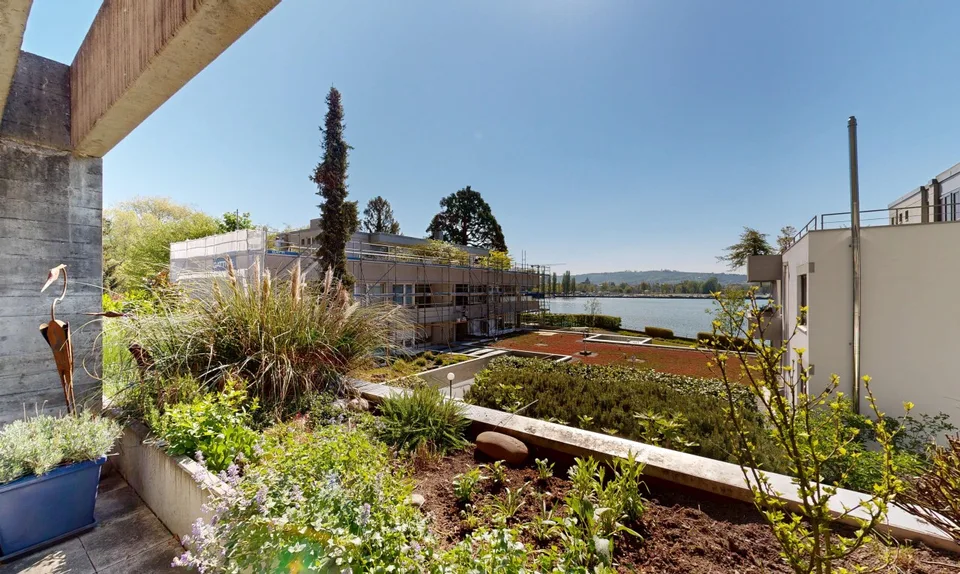 Reihenhaus am Bielersee - renoviert mit Seesicht und Gartenwiese