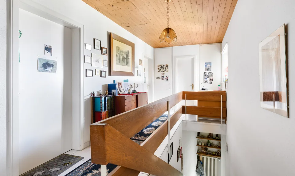 Unique Opportunity - Detached 7-Room Single-Family Home