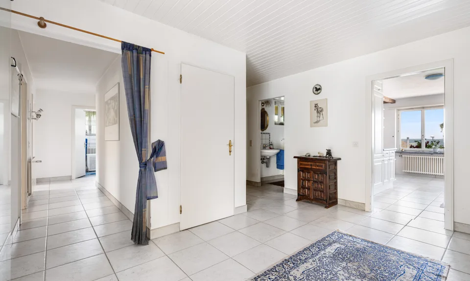 Unique Opportunity - Detached 7-Room Single-Family Home