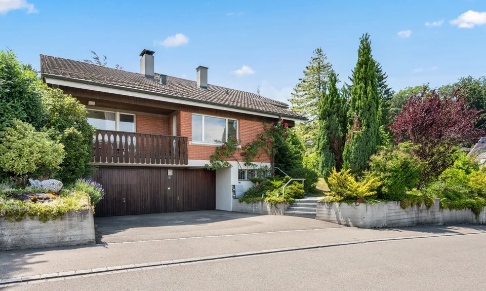 Einmalige Gelegenheit - Freistehendes 7-Zimmer-Einfamilienhaus