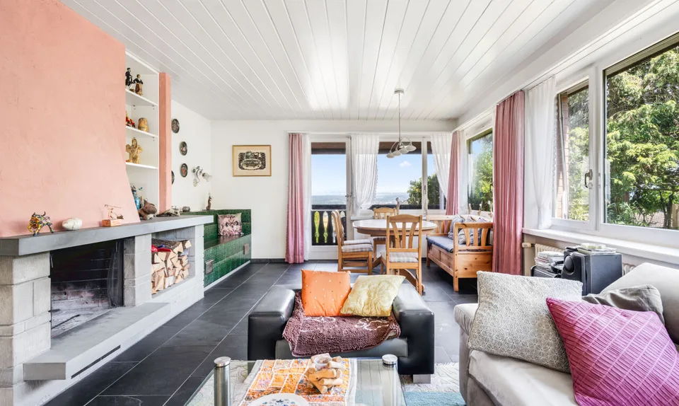 Unique Opportunity - Detached 7-Room Single-Family Home